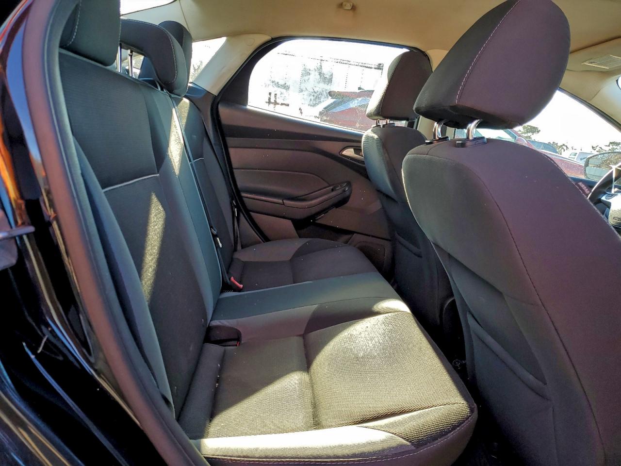 2014 FORD FOCUS SE photo 10