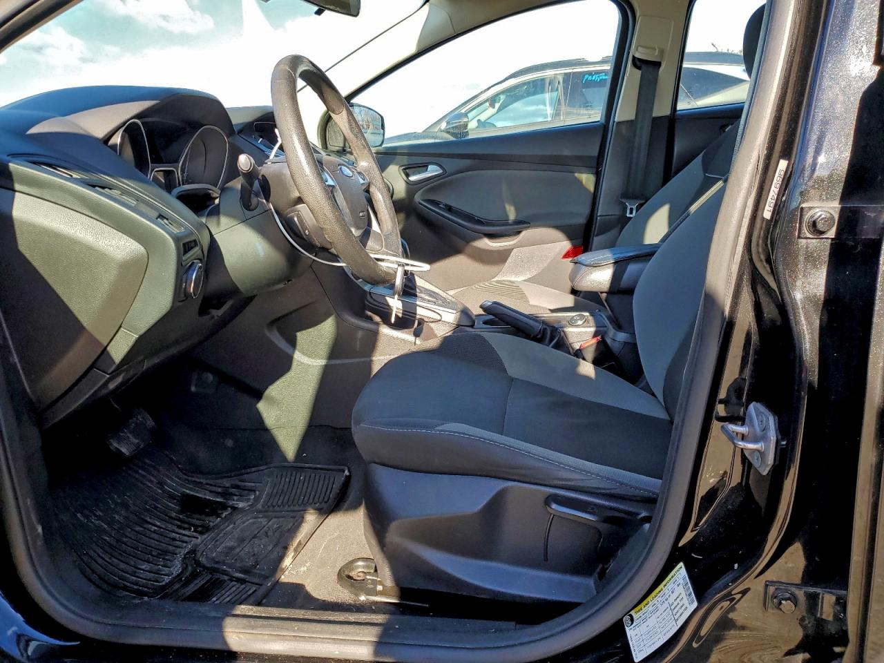 2014 FORD FOCUS SE photo 7