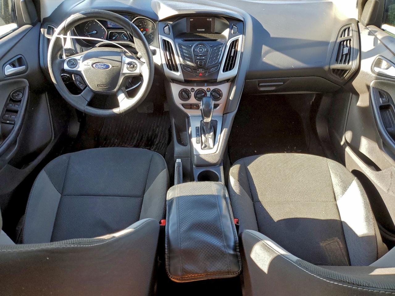 2014 FORD FOCUS SE photo 8