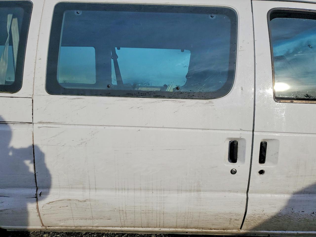 2002 FORD ECONOLINE E350 SUPER DUTY WAGON photo 11