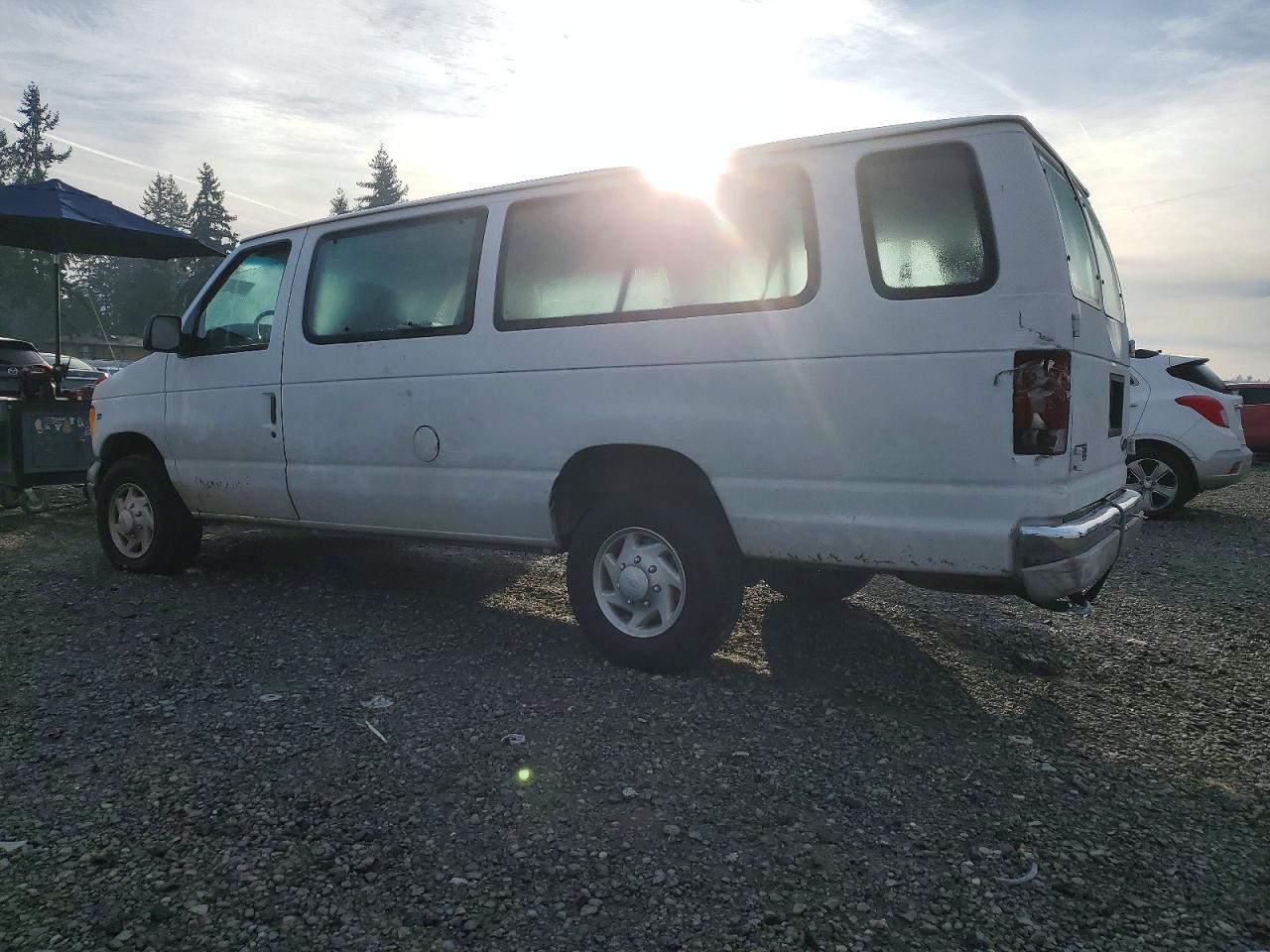 2002 FORD ECONOLINE E350 SUPER DUTY WAGON photo 2