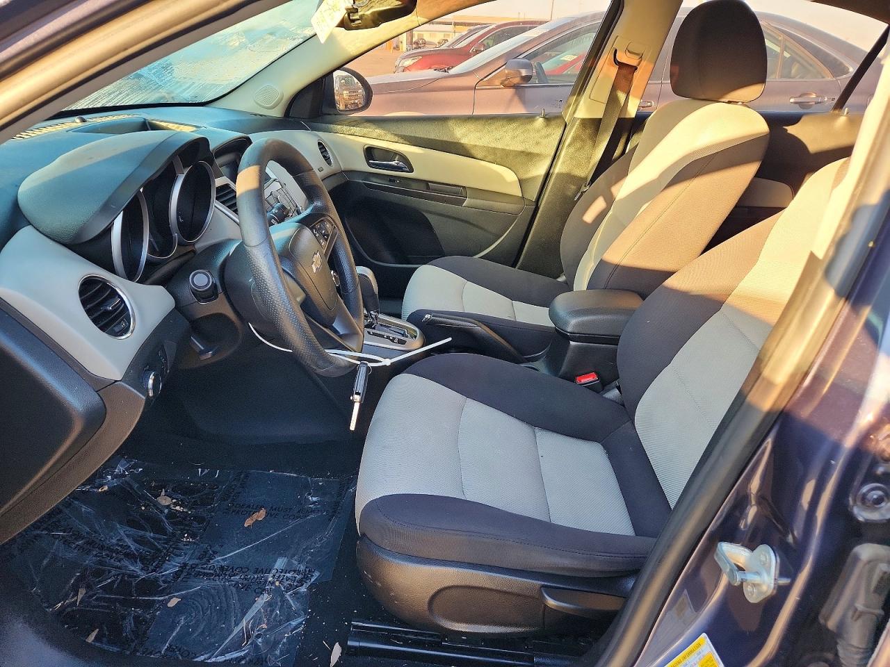 2014 CHEVROLET CRUZE LS photo 7