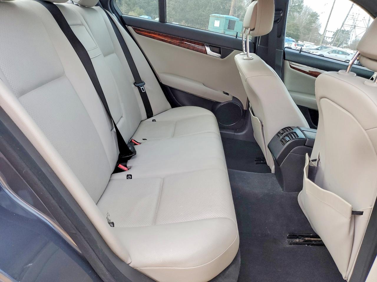 2010 MERCEDES-BENZ C 300 photo 10