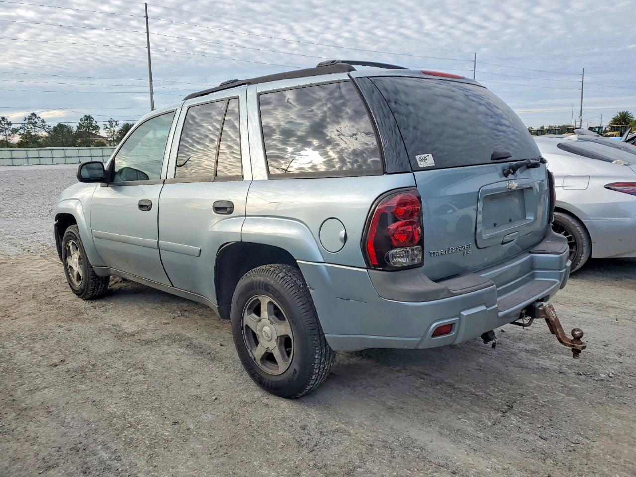 2006 CHEVROLET TRAILBLAZER LS photo 2