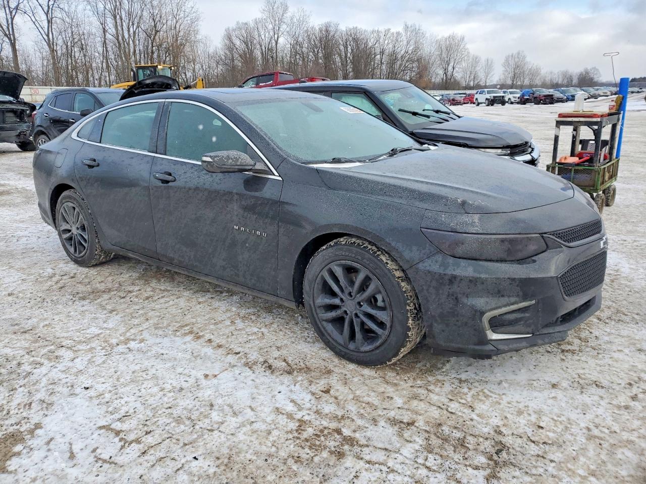 2017 CHEVROLET MALIBU LT photo 4