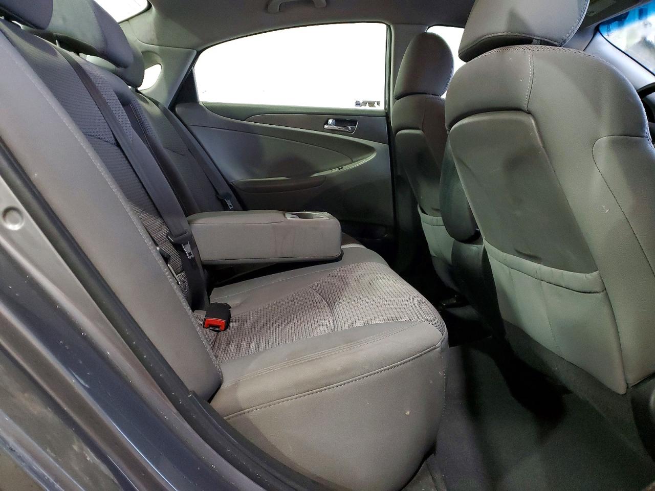 2011 HYUNDAI SONATA GLS photo 28