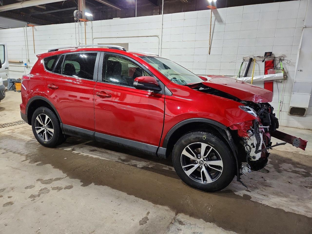 2016 TOYOTA RAV4 XLE photo 4