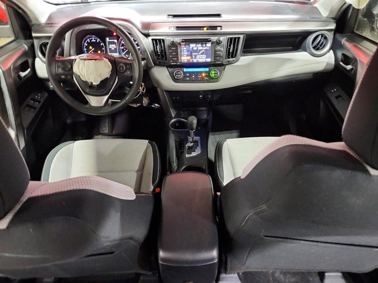 2016 TOYOTA RAV4 XLE photo 8