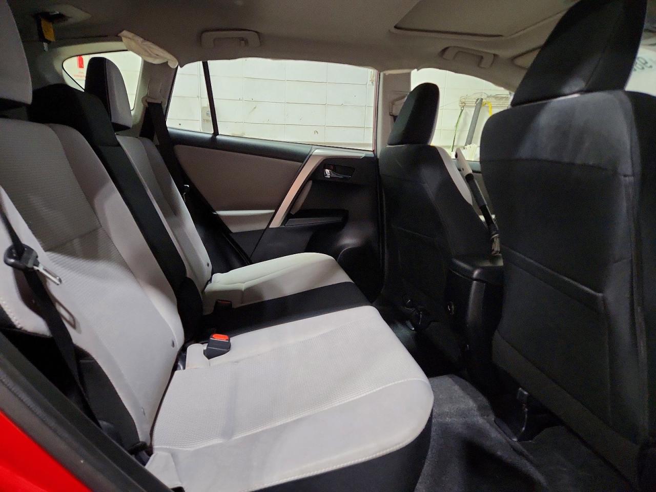 2016 TOYOTA RAV4 XLE photo 11