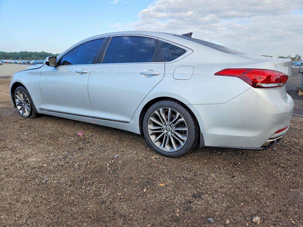 2015 HYUNDAI GENESIS 3.8L photo 2