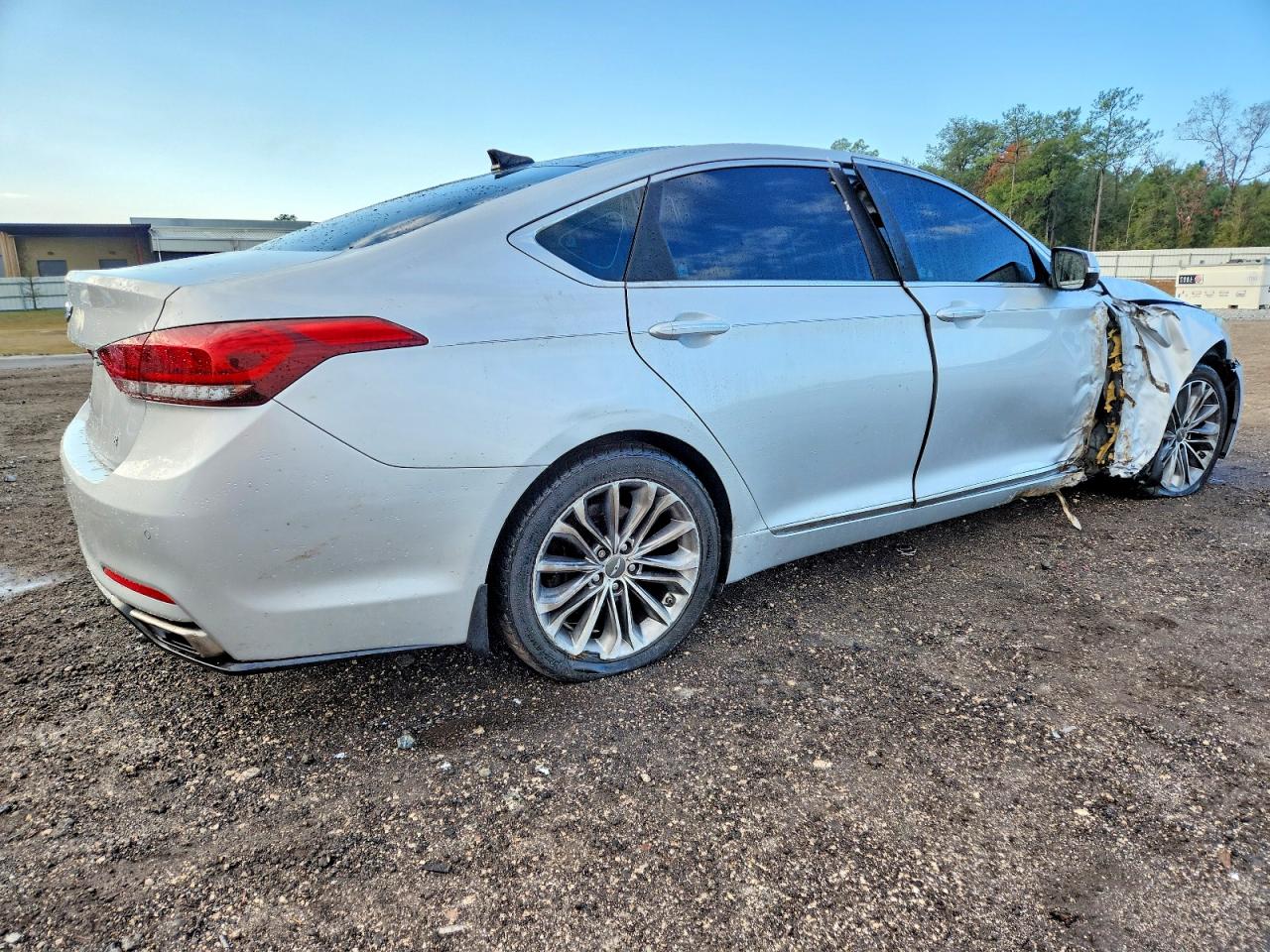 2015 HYUNDAI GENESIS 3.8L photo 3