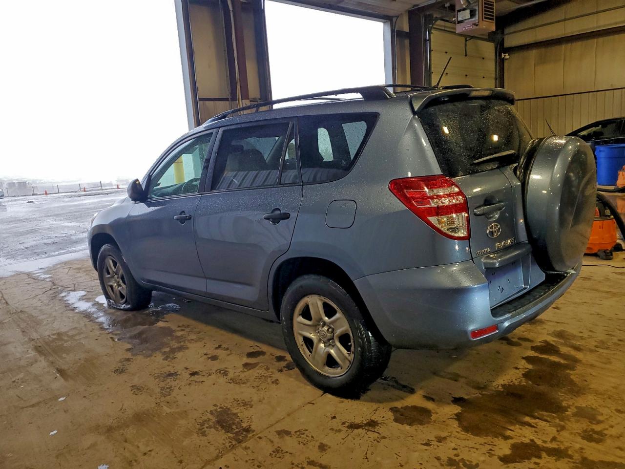 2010 TOYOTA RAV4 photo 4