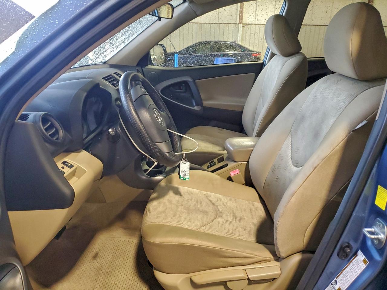 2010 TOYOTA RAV4 photo 19