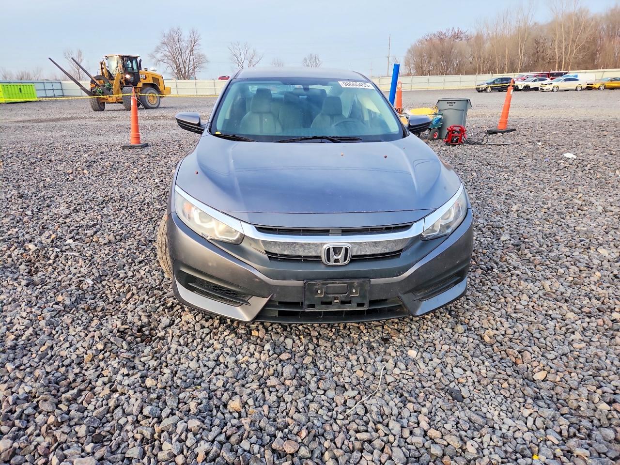 2017 HONDA CIVIC LX photo 5