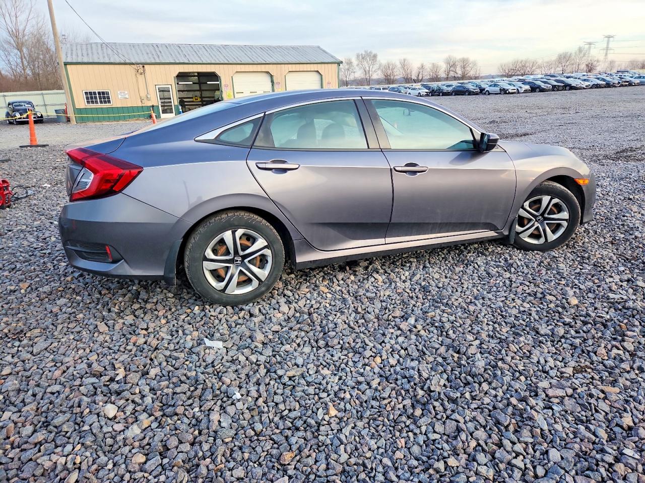 2017 HONDA CIVIC LX photo 3