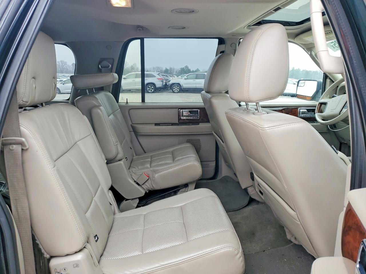 2013 LINCOLN NAVIGATOR L photo 11
