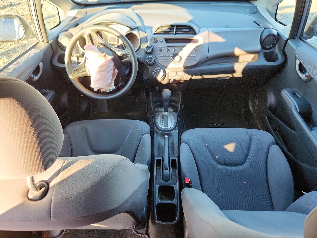 2011 HONDA FIT photo 8