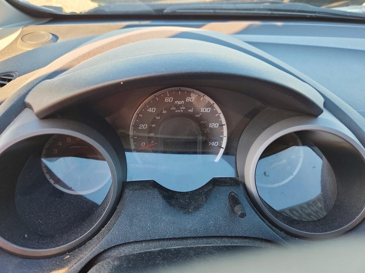 2011 HONDA FIT photo 9