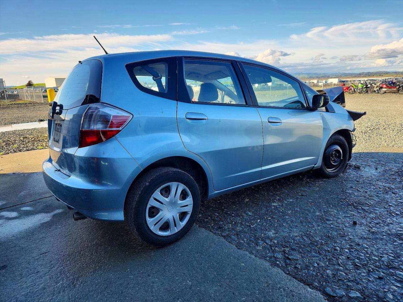 2011 HONDA FIT photo 3