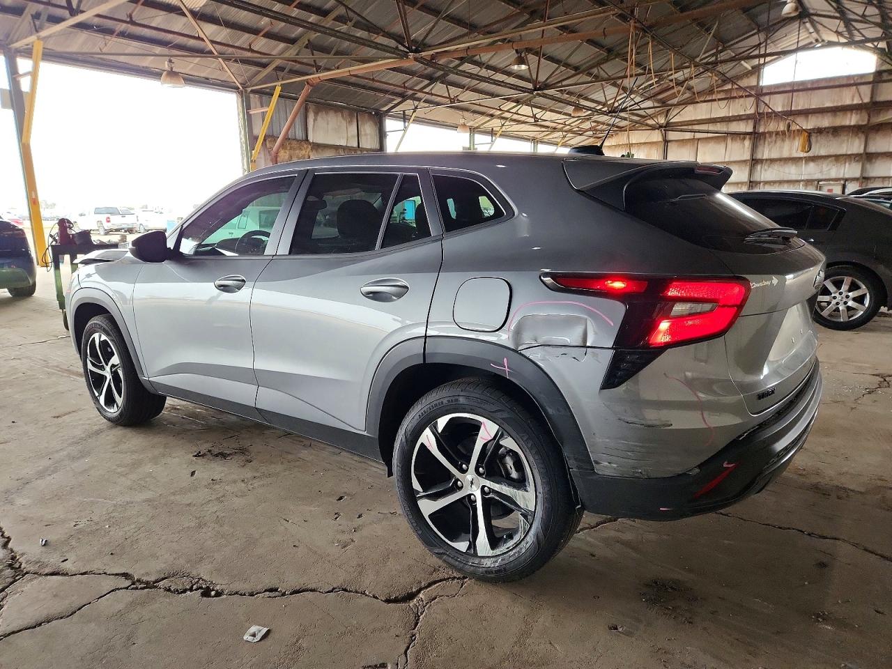 2025 CHEVROLET TRAX 1RS photo 2