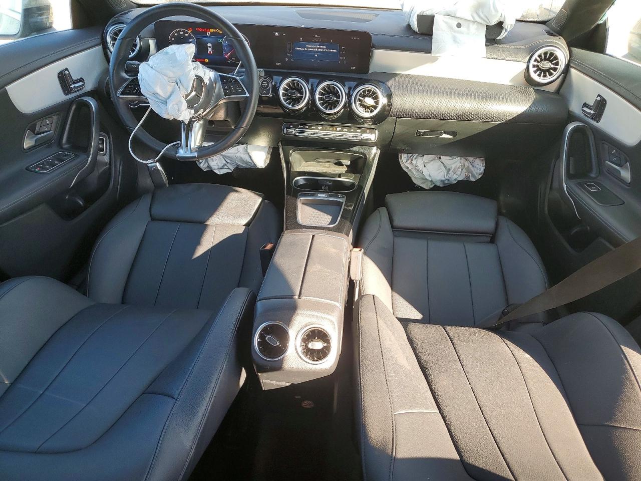 2025 MERCEDES-BENZ CLA 250 photo 8