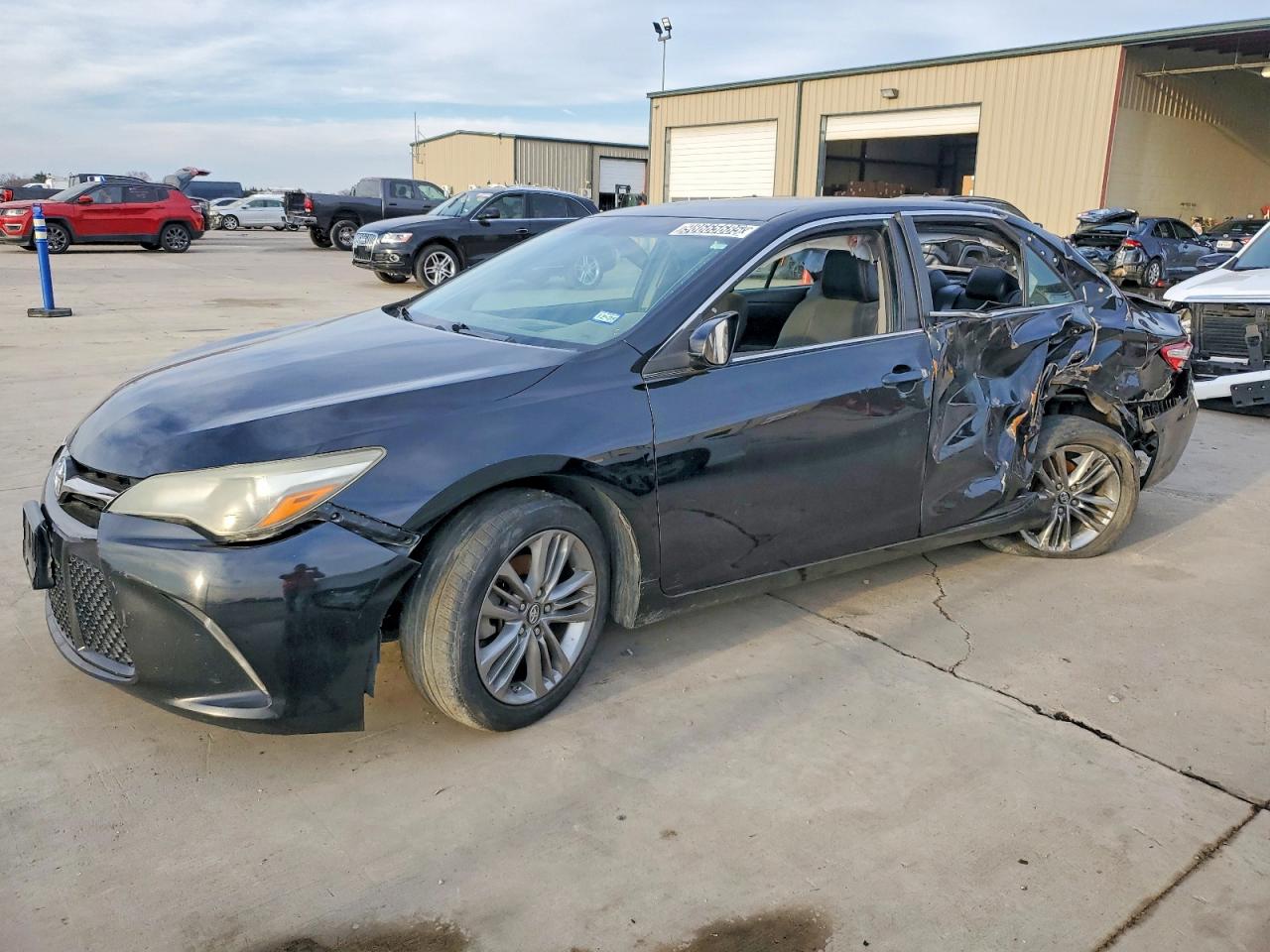 2016 TOYOTA CAMRY