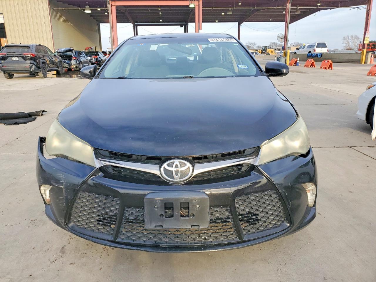 2016 TOYOTA CAMRY LE photo 9