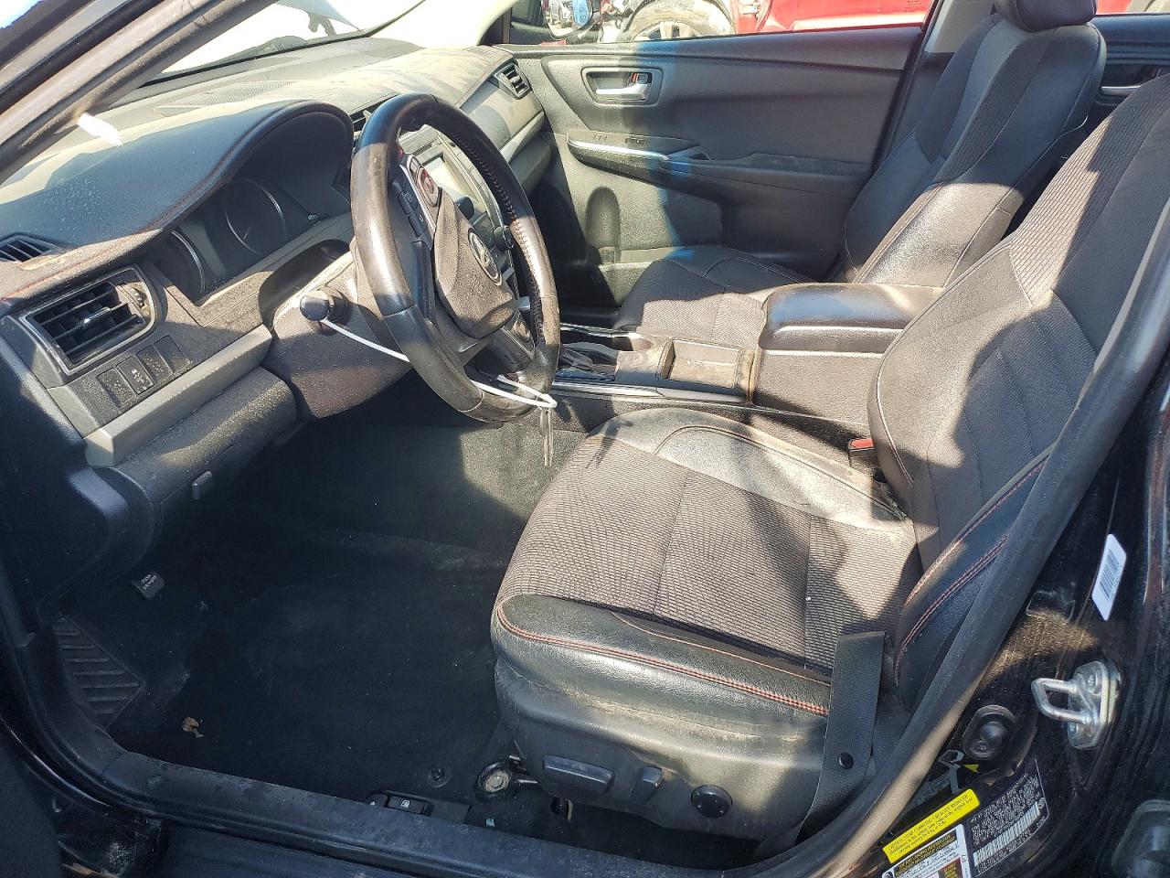 2016 TOYOTA CAMRY LE photo 13