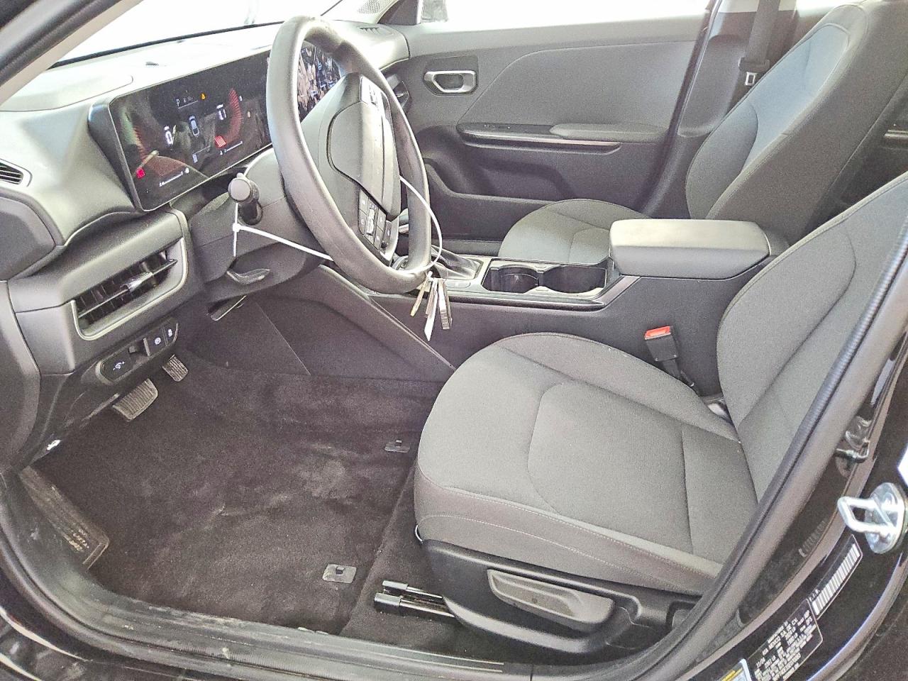2025 KIA K4 LX photo 7