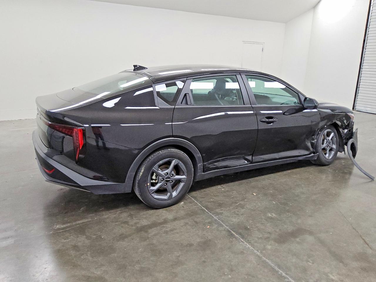 2025 KIA K4 LX photo 3