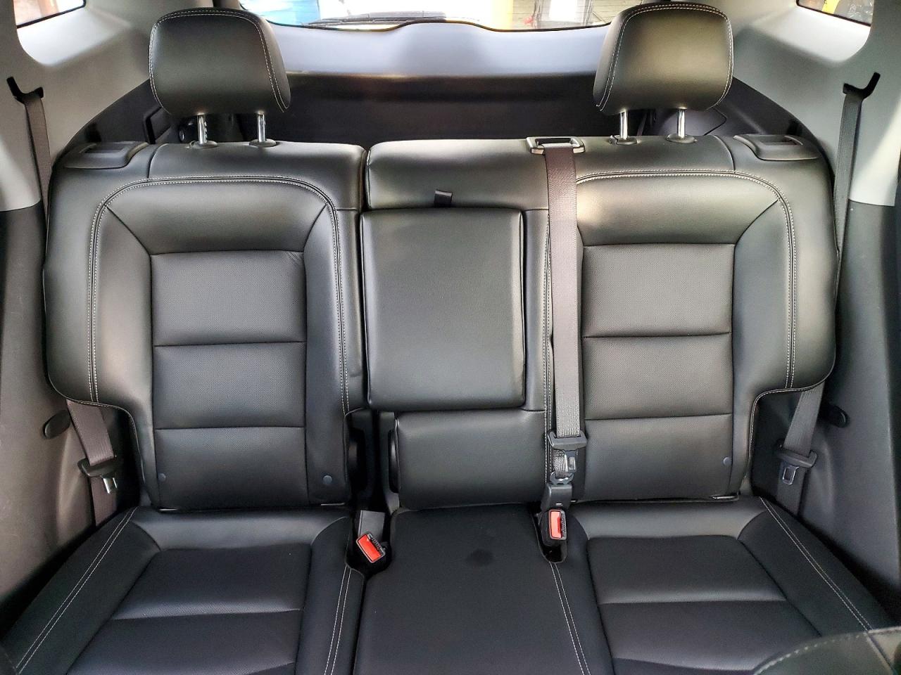 2024 GMC TERRAIN SLT photo 10