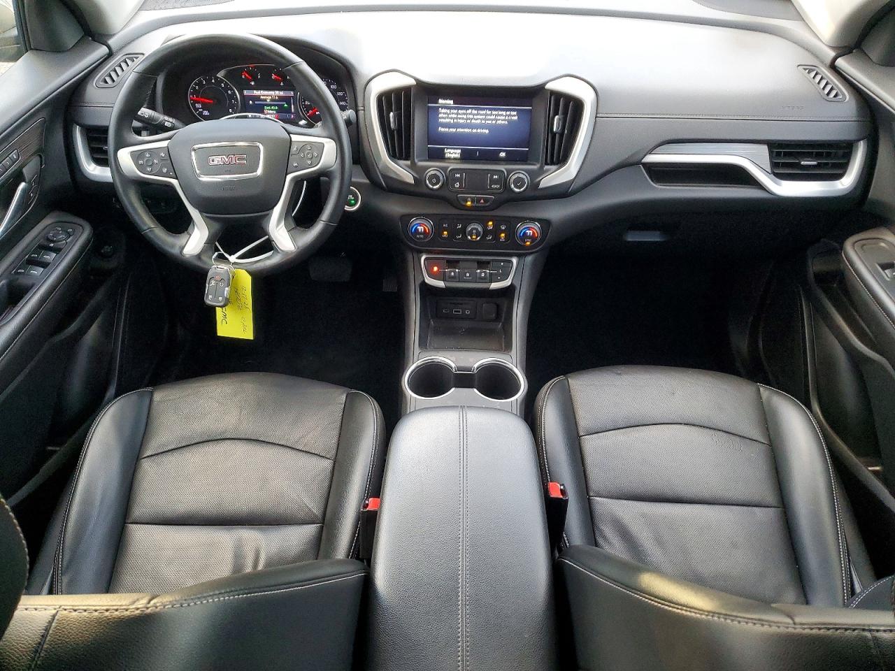 2024 GMC TERRAIN SLT photo 8