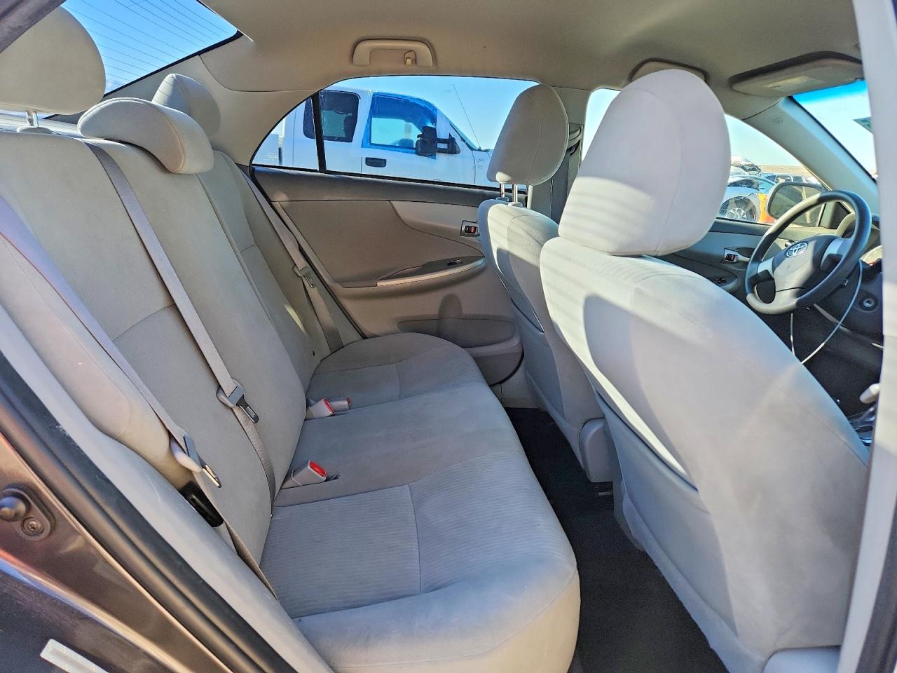 2010 TOYOTA COROLLA BASE photo 19
