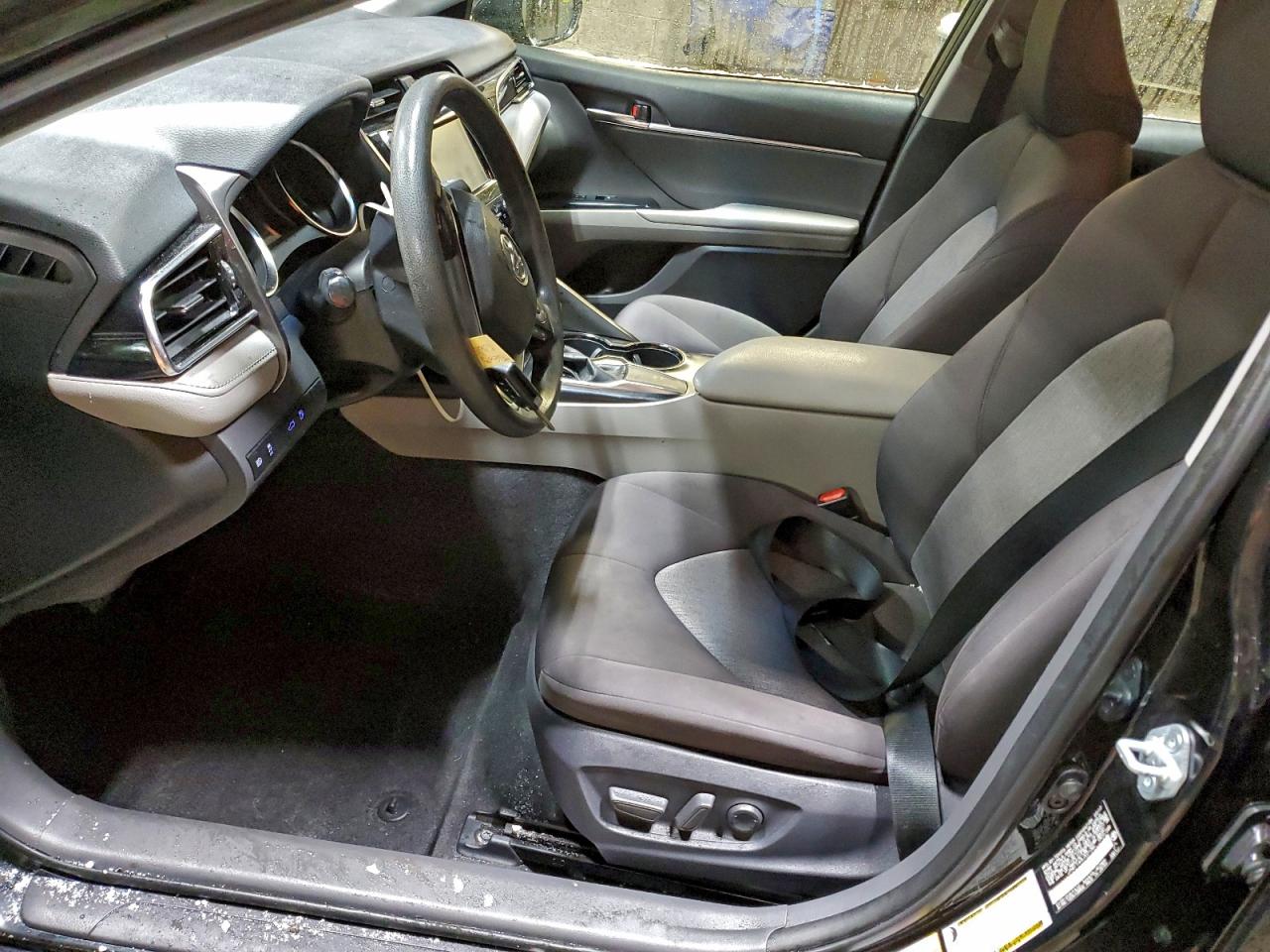 2018 TOYOTA CAMRY L photo 13