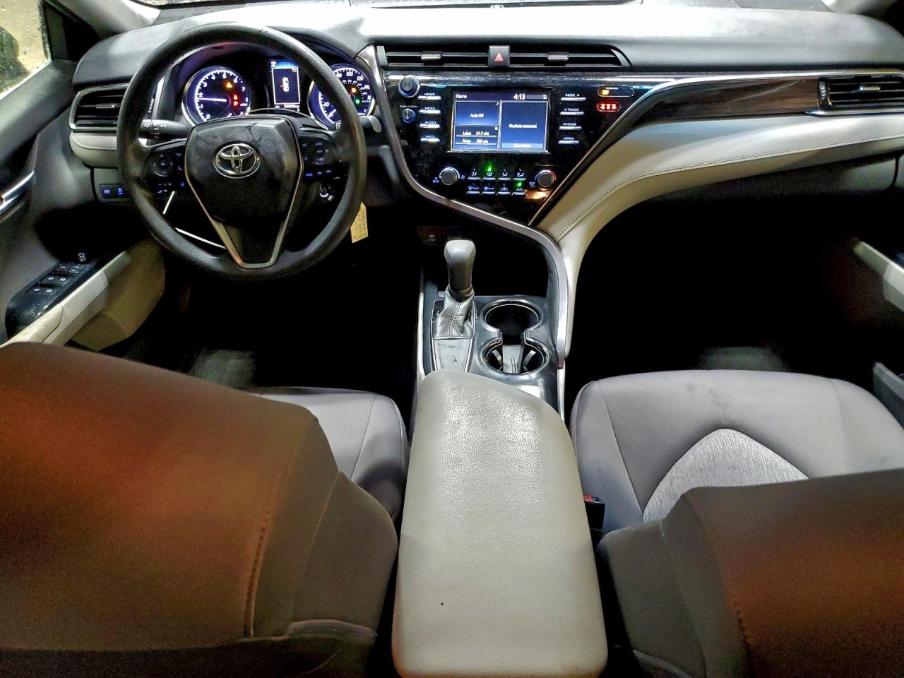 2018 TOYOTA CAMRY L photo 15