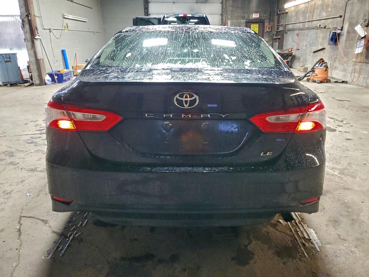 2018 TOYOTA CAMRY L photo 11