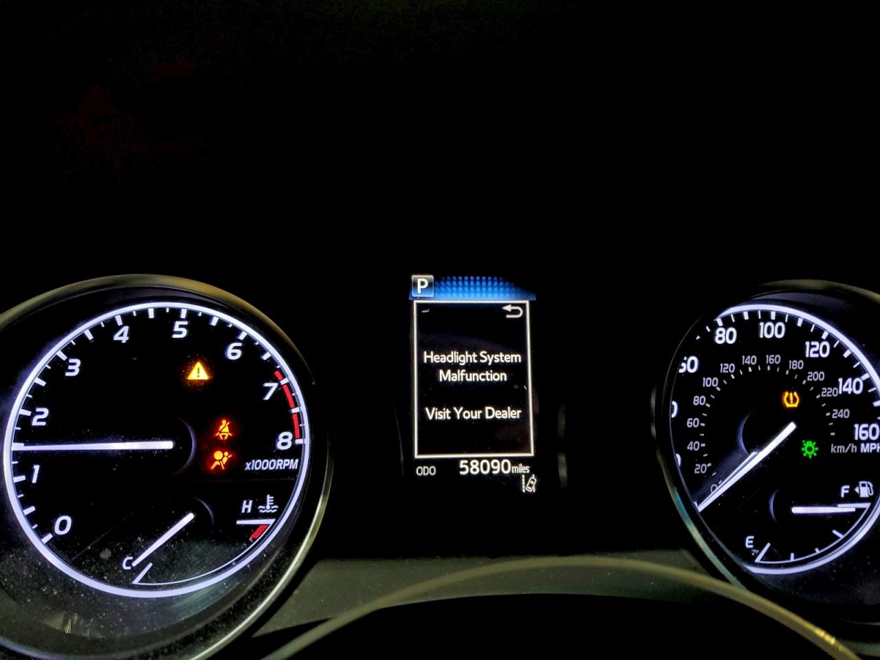 2018 TOYOTA CAMRY L photo 17