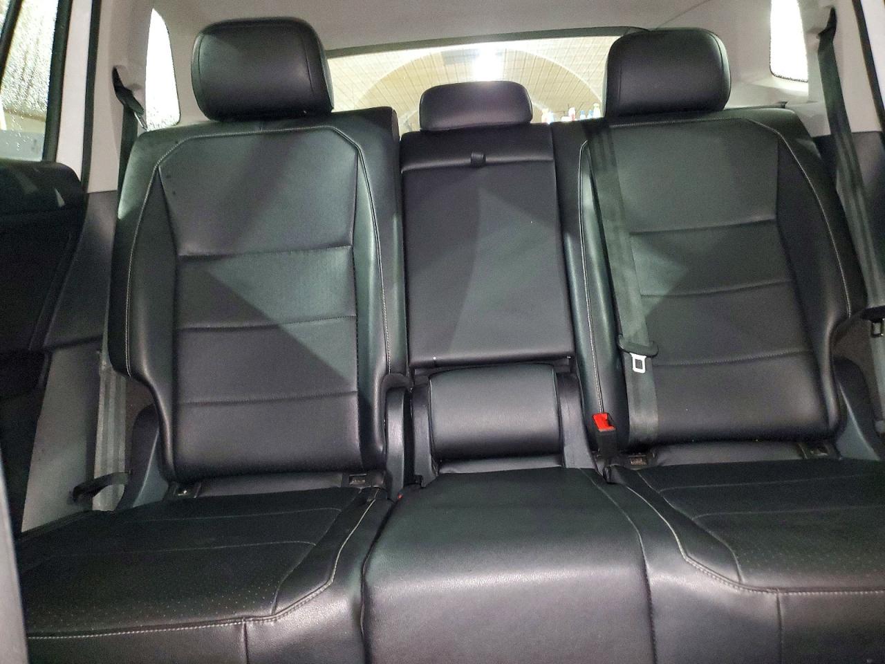 2021 VOLKSWAGEN TIGUAN SE photo 10