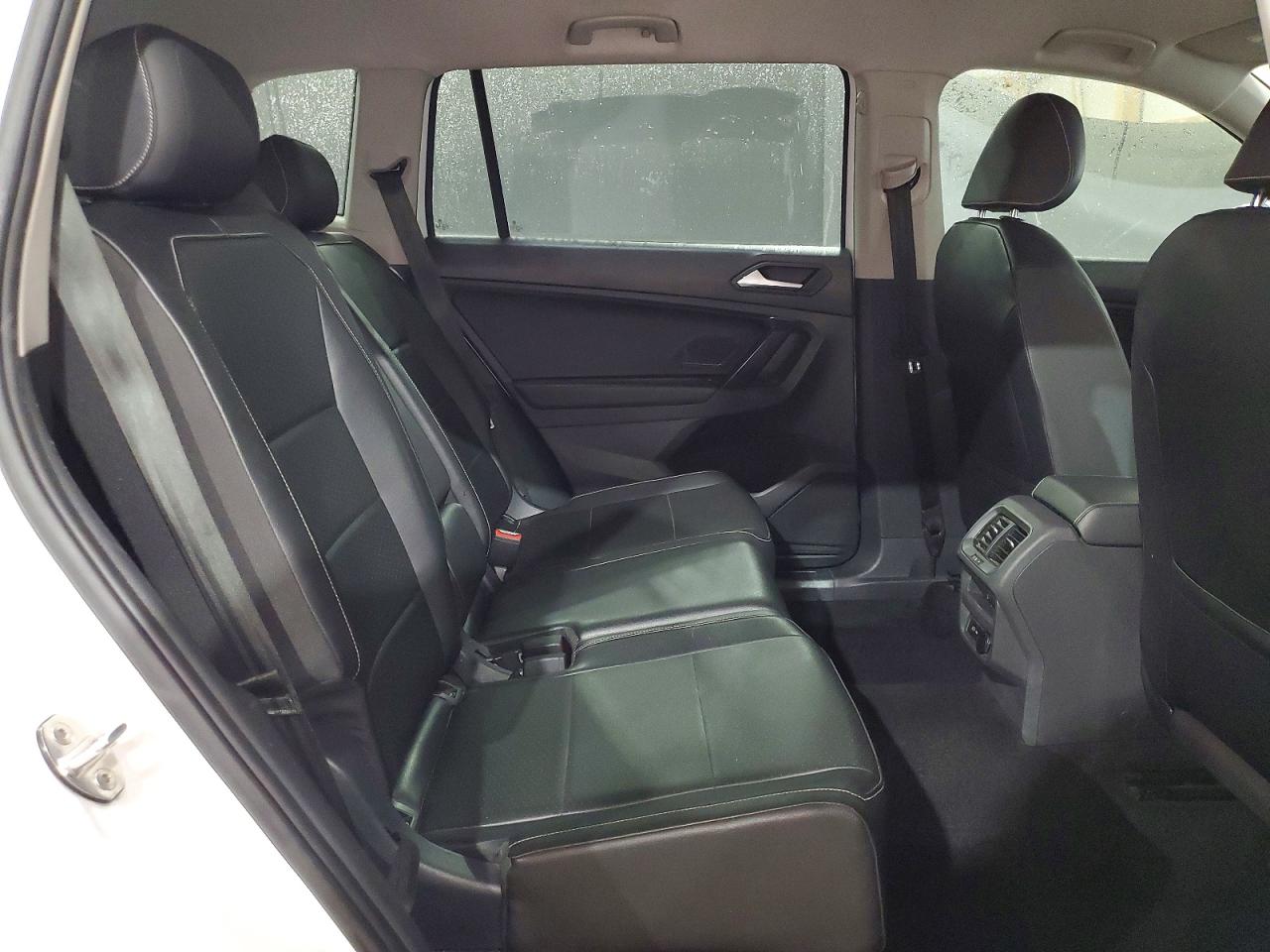 2021 VOLKSWAGEN TIGUAN SE photo 11