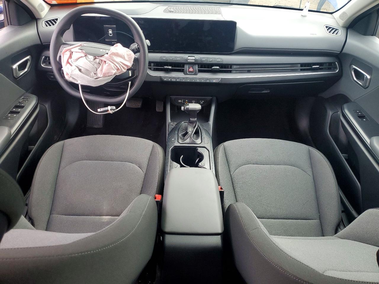 2025 KIA K4 LX photo 8
