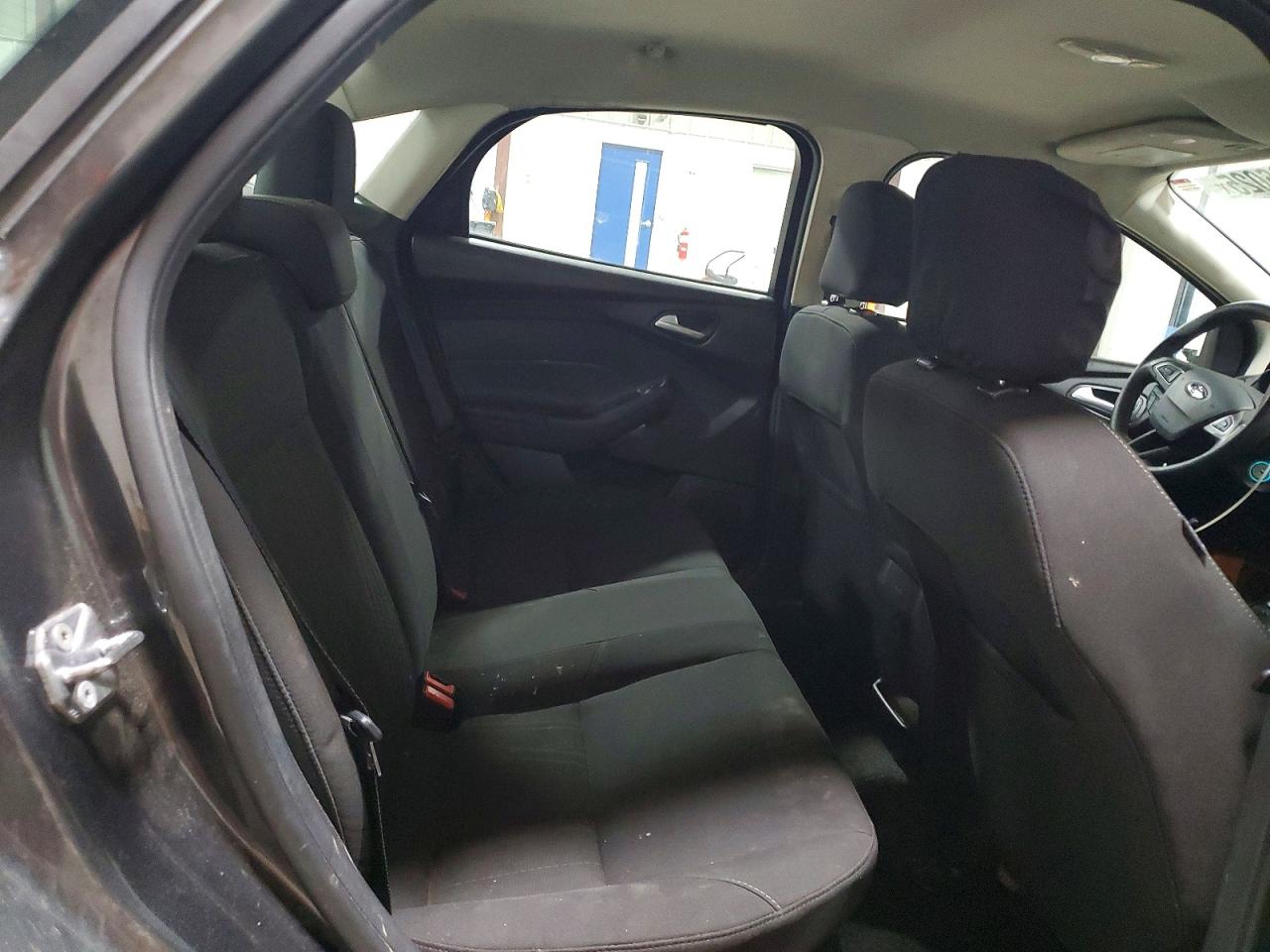 2017 FORD FOCUS SE photo 10
