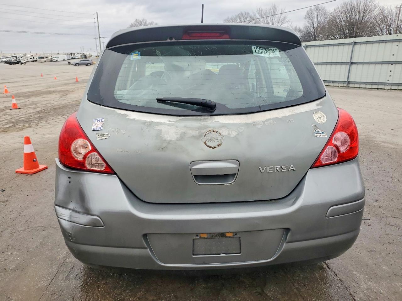 2012 NISSAN VERSA S photo 11