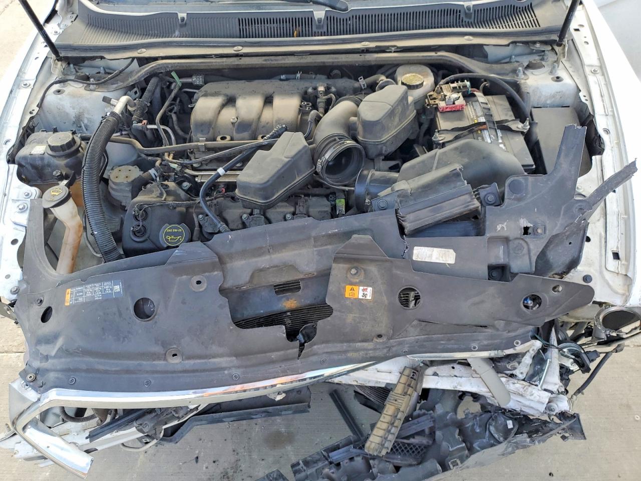 2015 FORD TAURUS SE photo 11