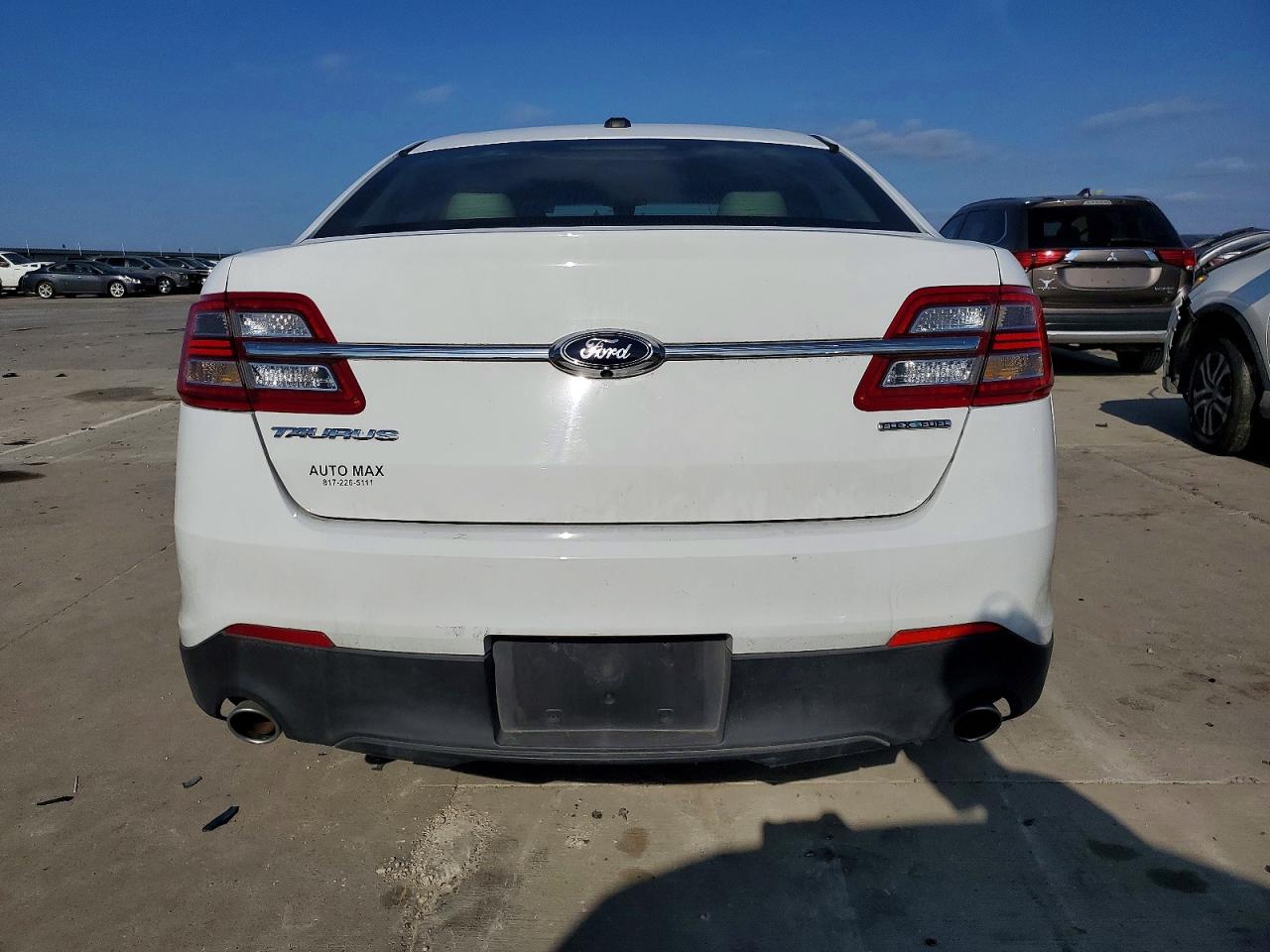 2015 FORD TAURUS SE photo 6