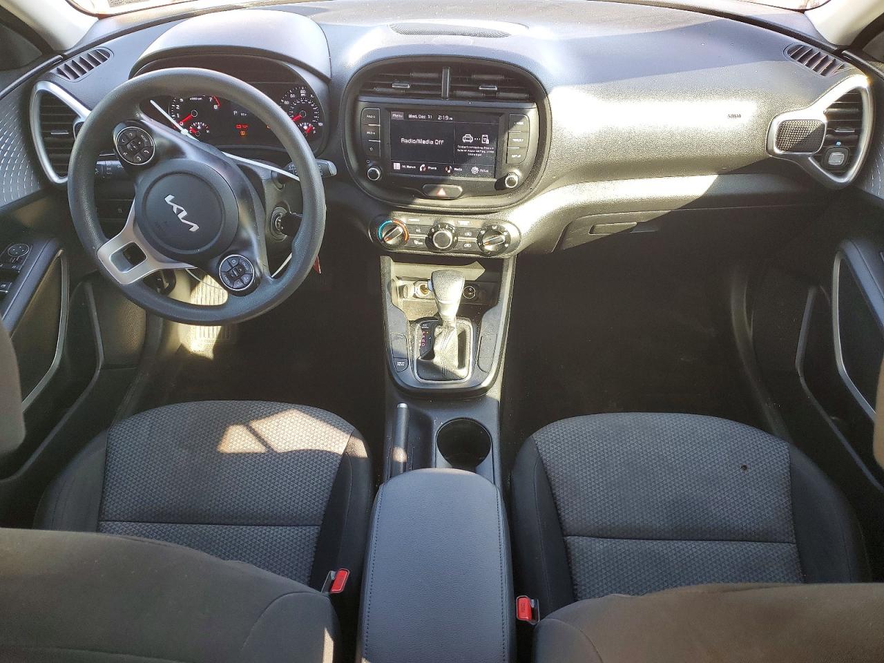 2022 KIA SOUL LX photo 8