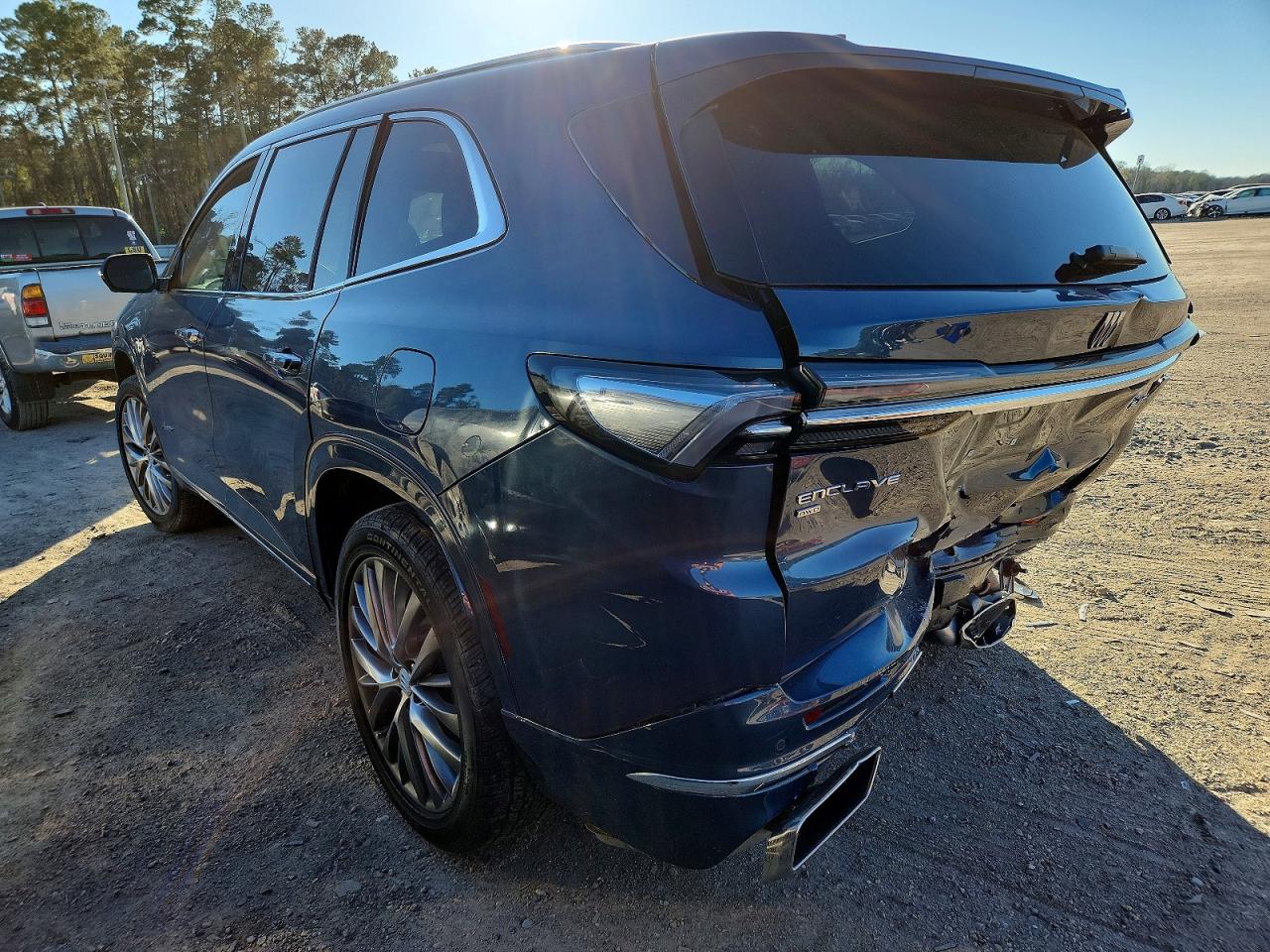 2025 BUICK ENCLAVE AVENIR photo 2