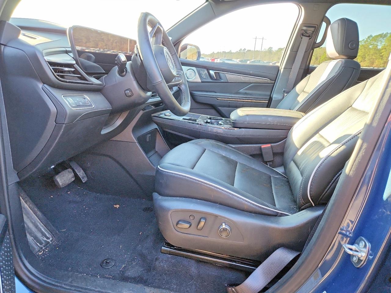 2025 BUICK ENCLAVE AVENIR photo 7