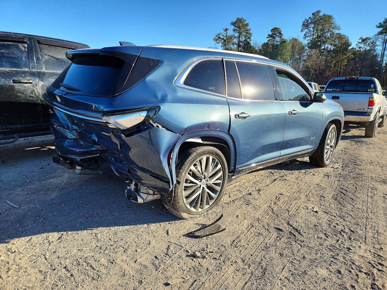 2025 BUICK ENCLAVE AVENIR photo 3
