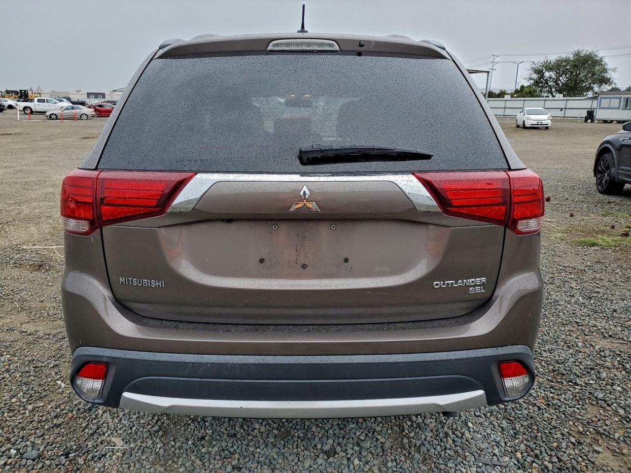 2016 MITSUBISHI OUTLANDER SE photo 6