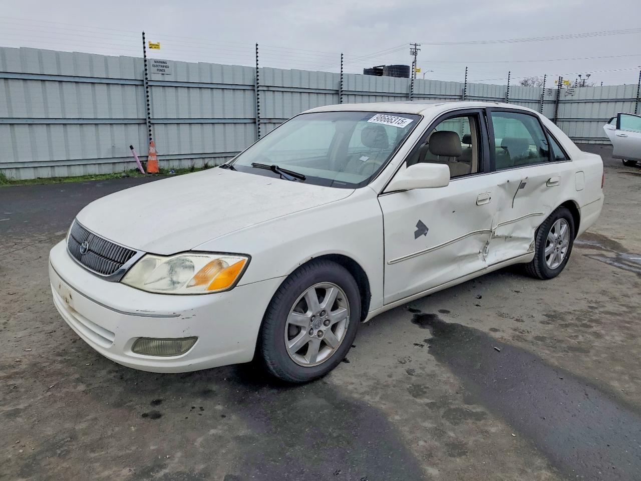 2001 TOYOTA AVALON